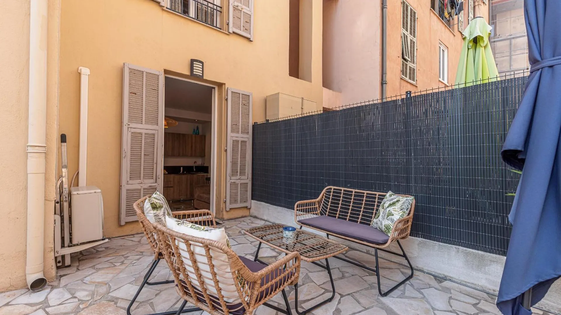 Large Terrace 1 Bdr Near Garibaldi Square Διαμέρισμα Νίκαια