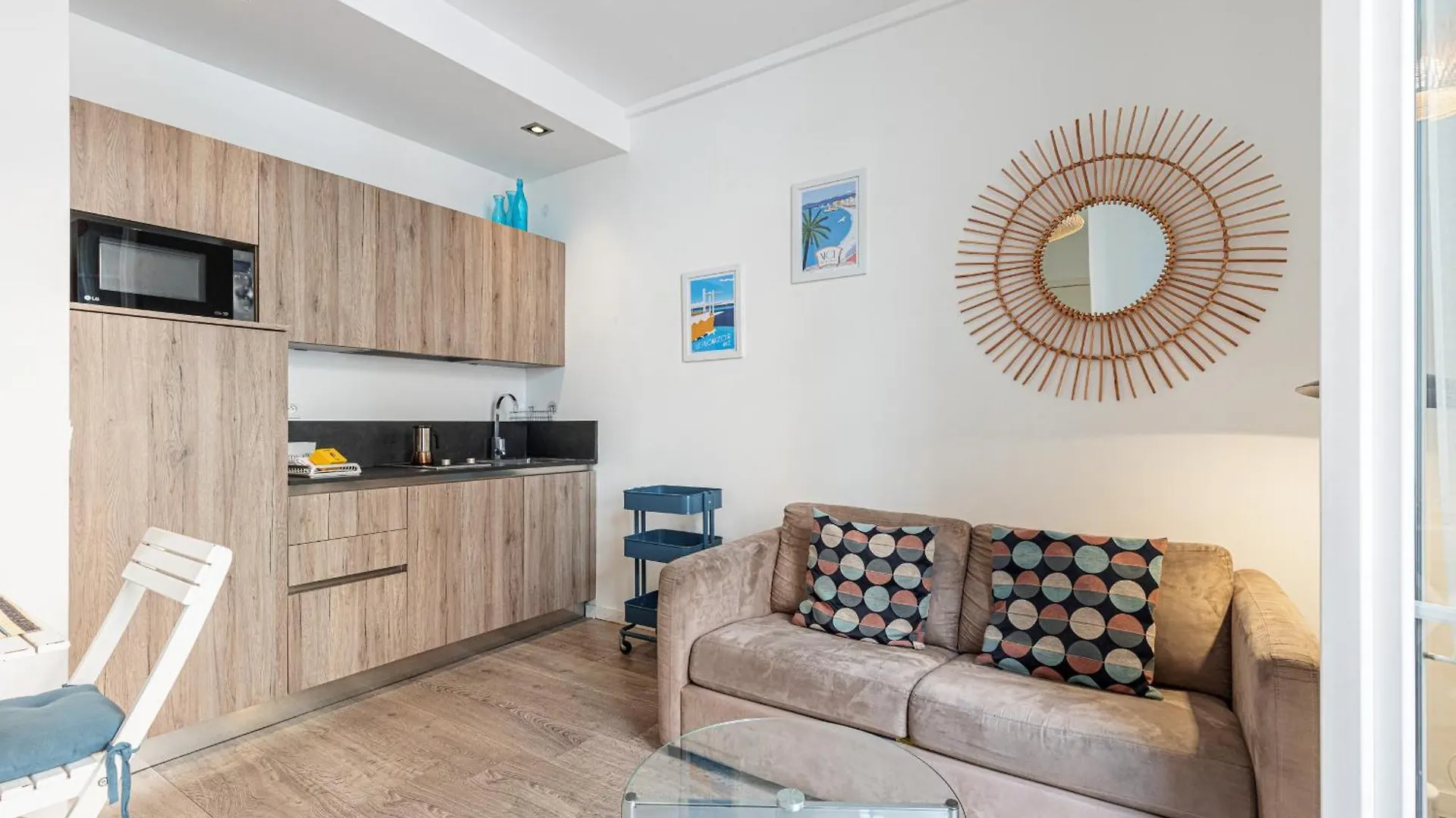Large Terrace 1 Bdr Near Garibaldi Square Διαμέρισμα Νίκαια